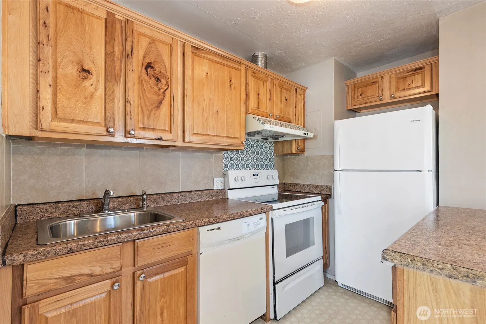 2202 NE 9th Place , Renton, WA 98056