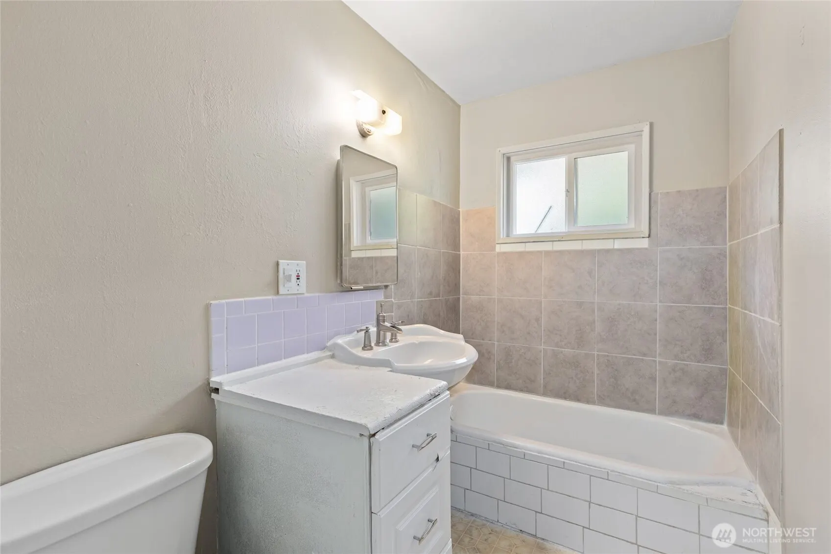 2202 NE 9th Place , Renton, WA 98056