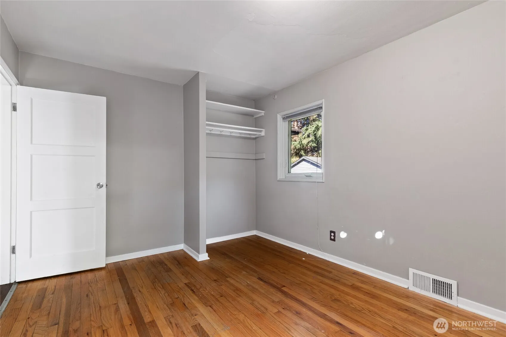 2202 NE 9th Place , Renton, WA 98056