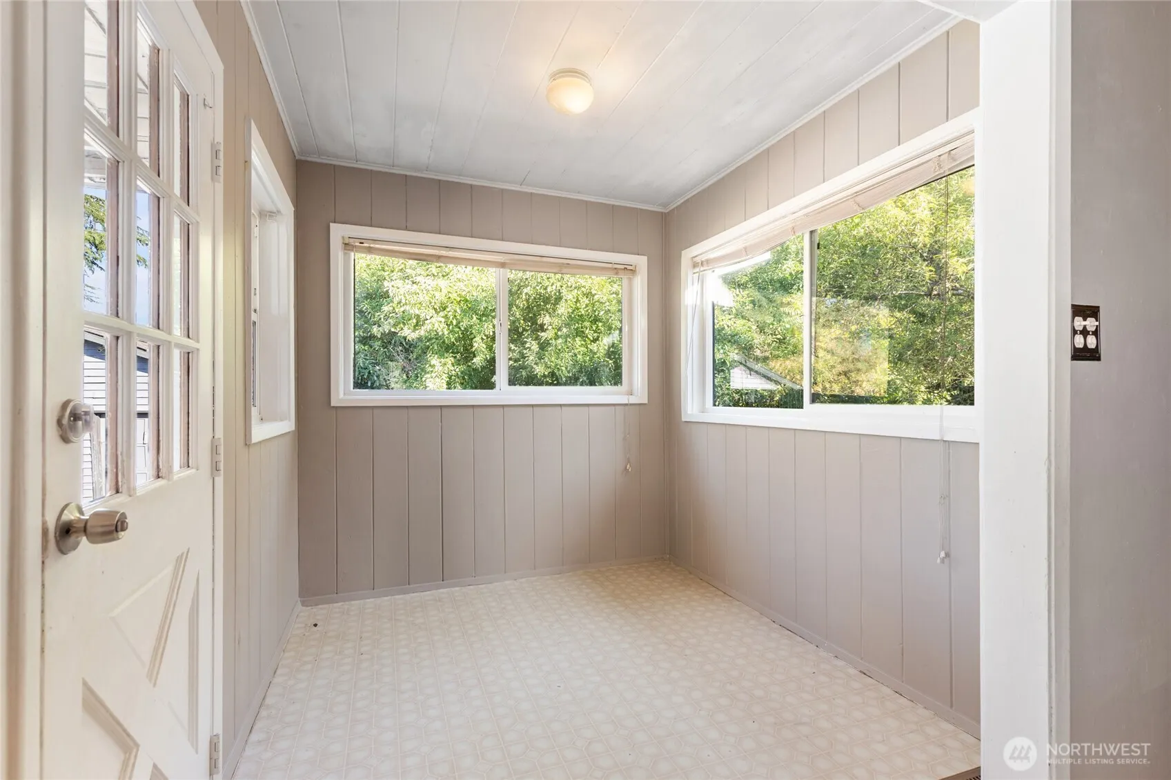 2202 NE 9th Place , Renton, WA 98056