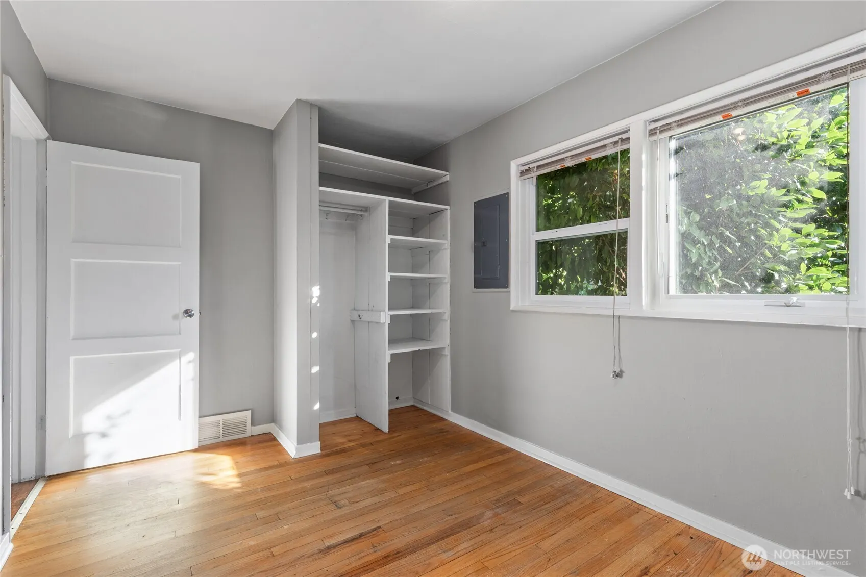 2202 NE 9th Place , Renton, WA 98056