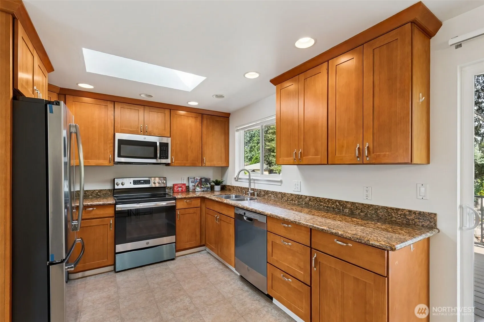 16518 NE 25th Place , Bellevue, WA 98008