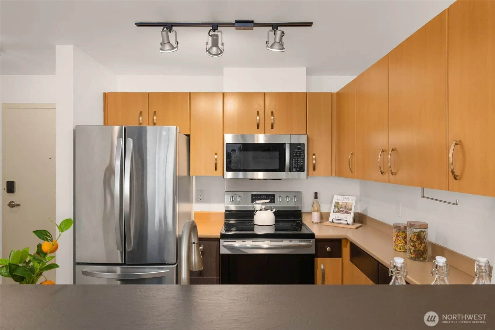 4020 Aurora Avenue N #411, Seattle, WA 98103
