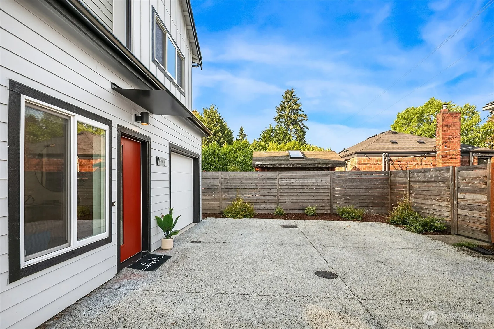 13707 B 1st Avenue NE, Seattle, WA 98125