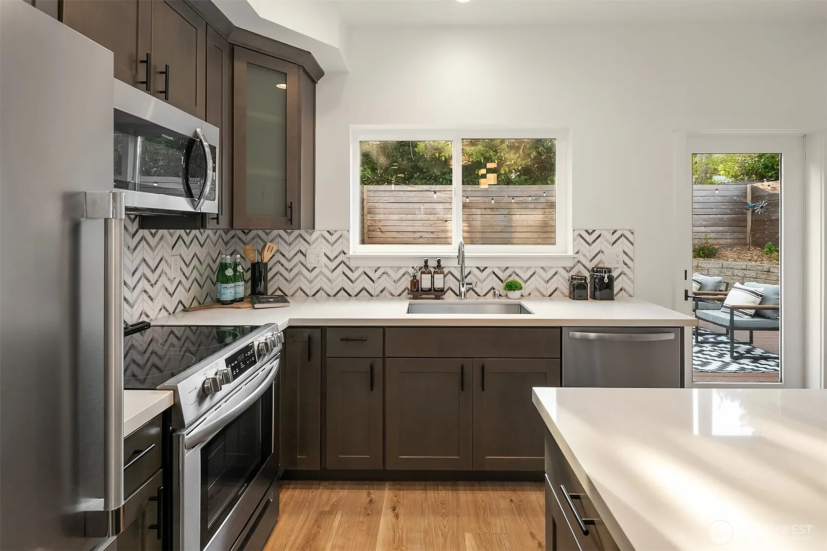 13707 B 1st Avenue NE, Seattle, WA 98125