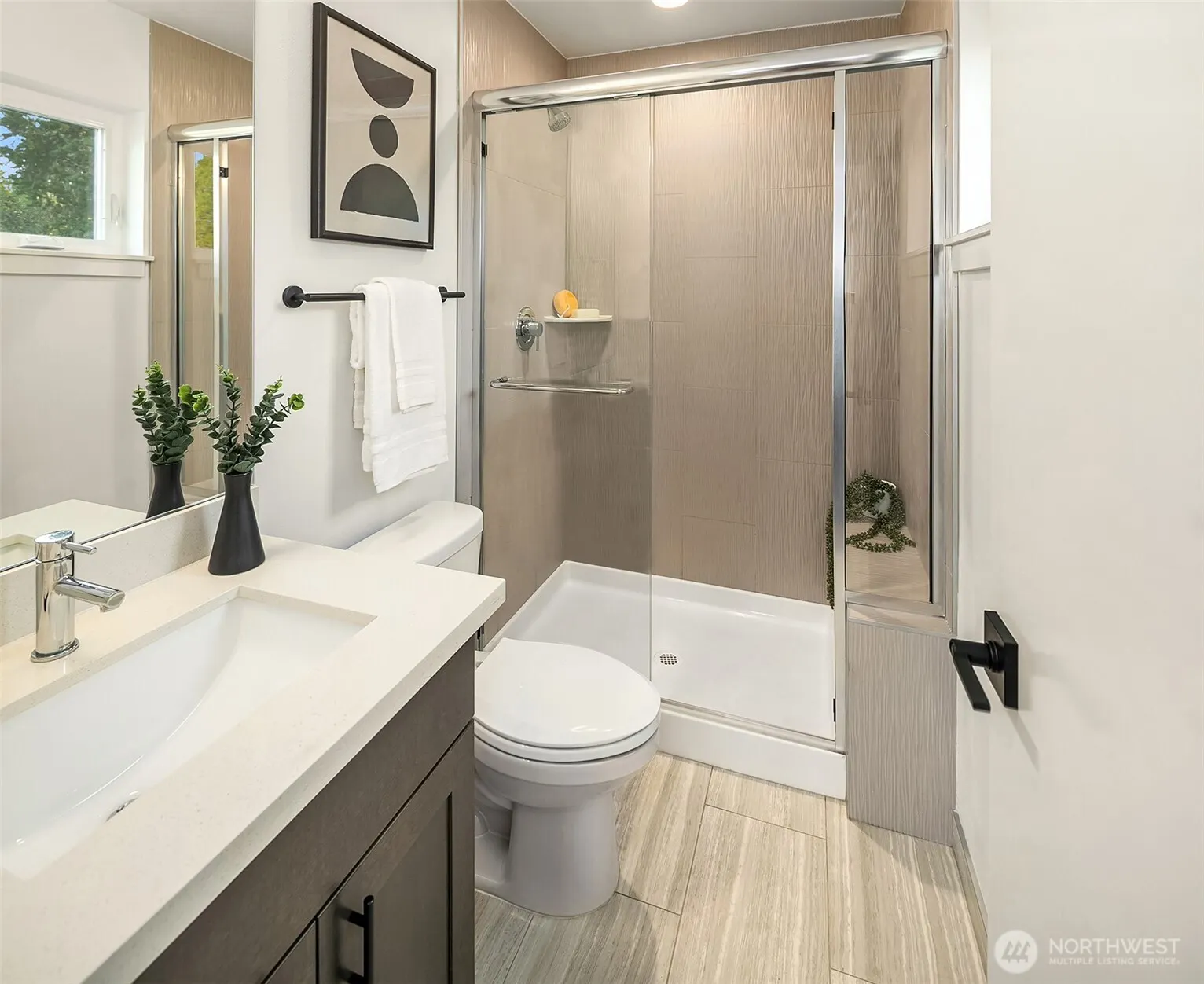 13707 B 1st Avenue NE, Seattle, WA 98125