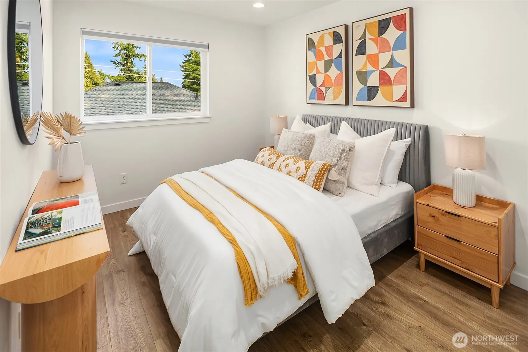 13707 B 1st Avenue NE, Seattle, WA 98125