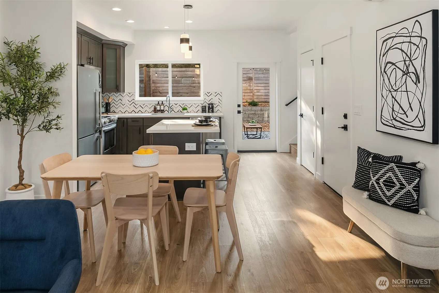 13707 B 1st Avenue NE, Seattle, WA 98125