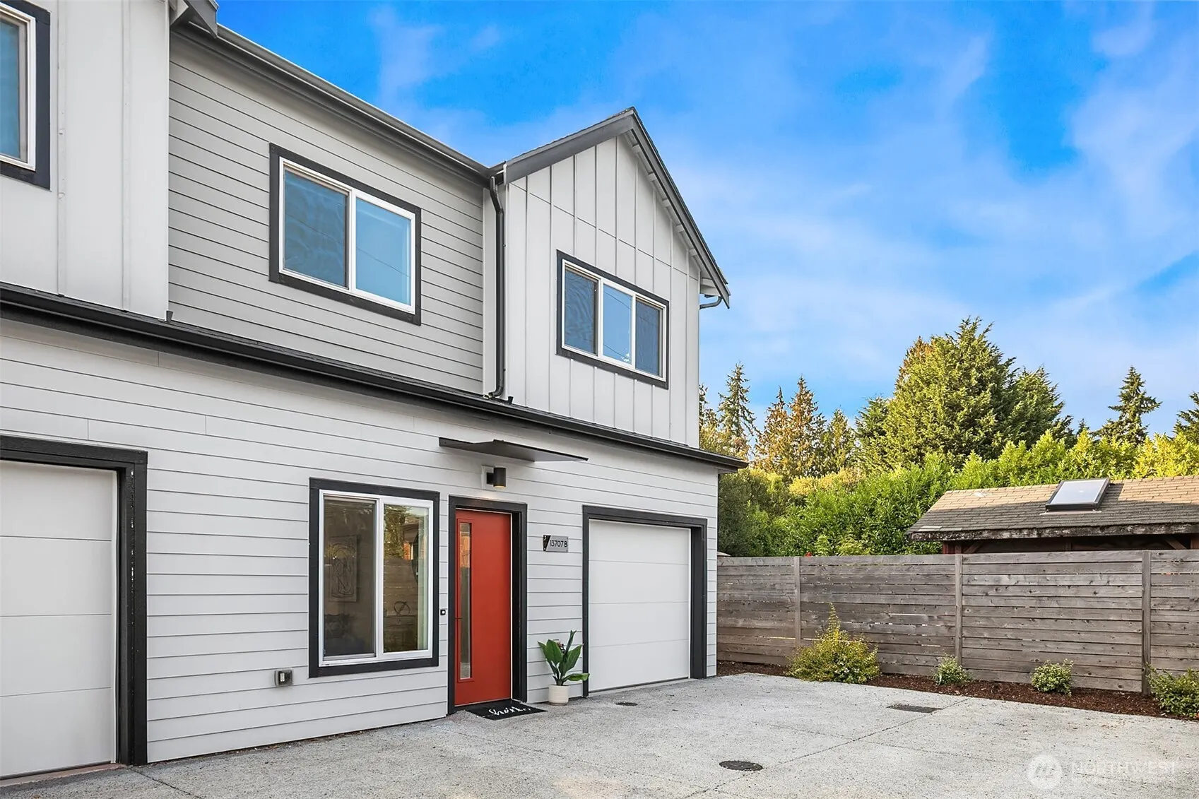13707 B 1st Avenue NE, Seattle, WA 98125