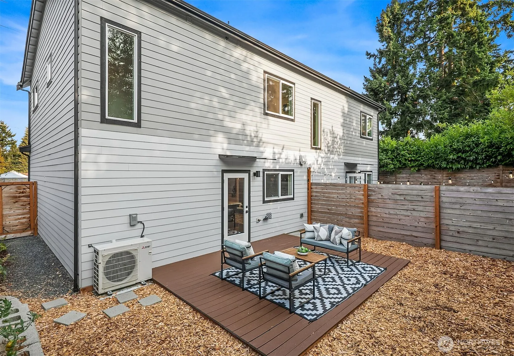 13707 B 1st Avenue NE, Seattle, WA 98125