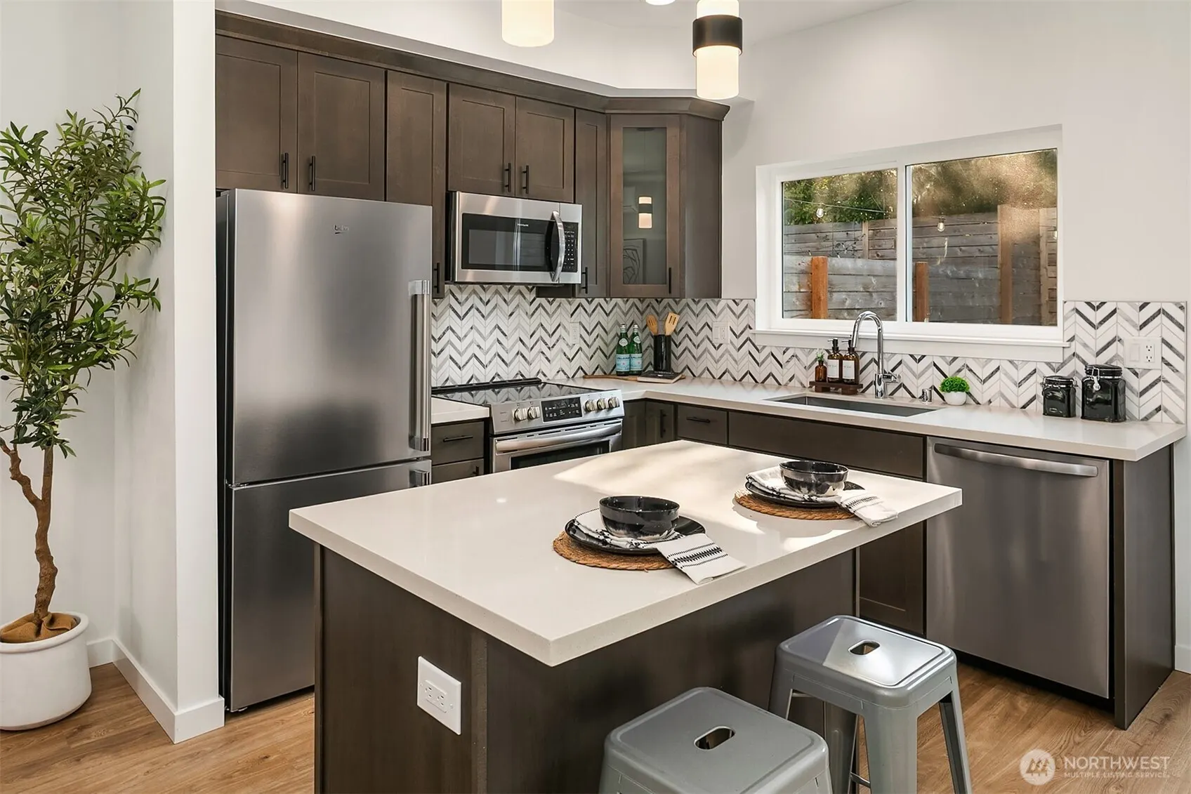 13707 B 1st Avenue NE, Seattle, WA 98125