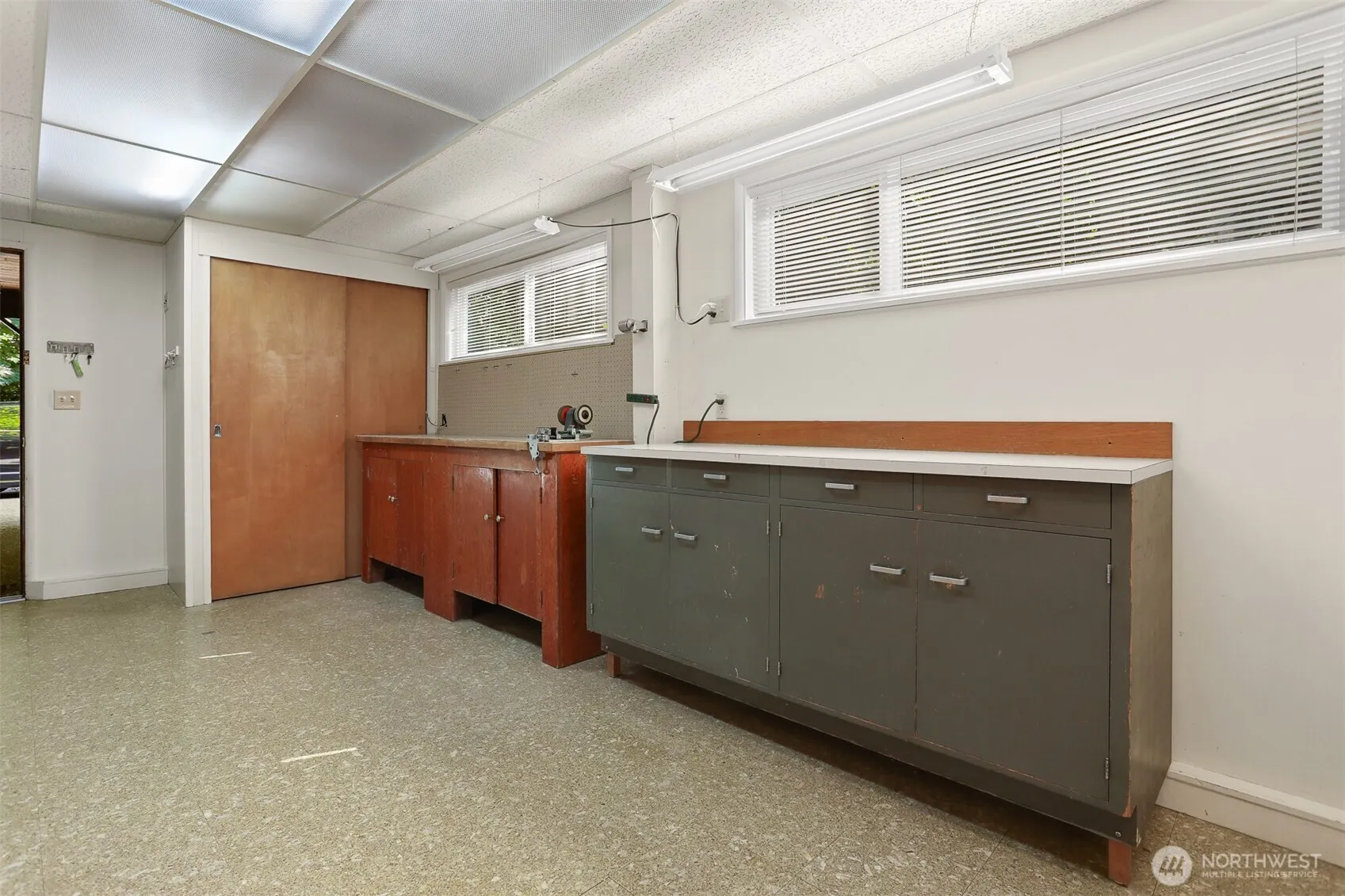 8751 29th Avenue NW, Seattle, WA 98117