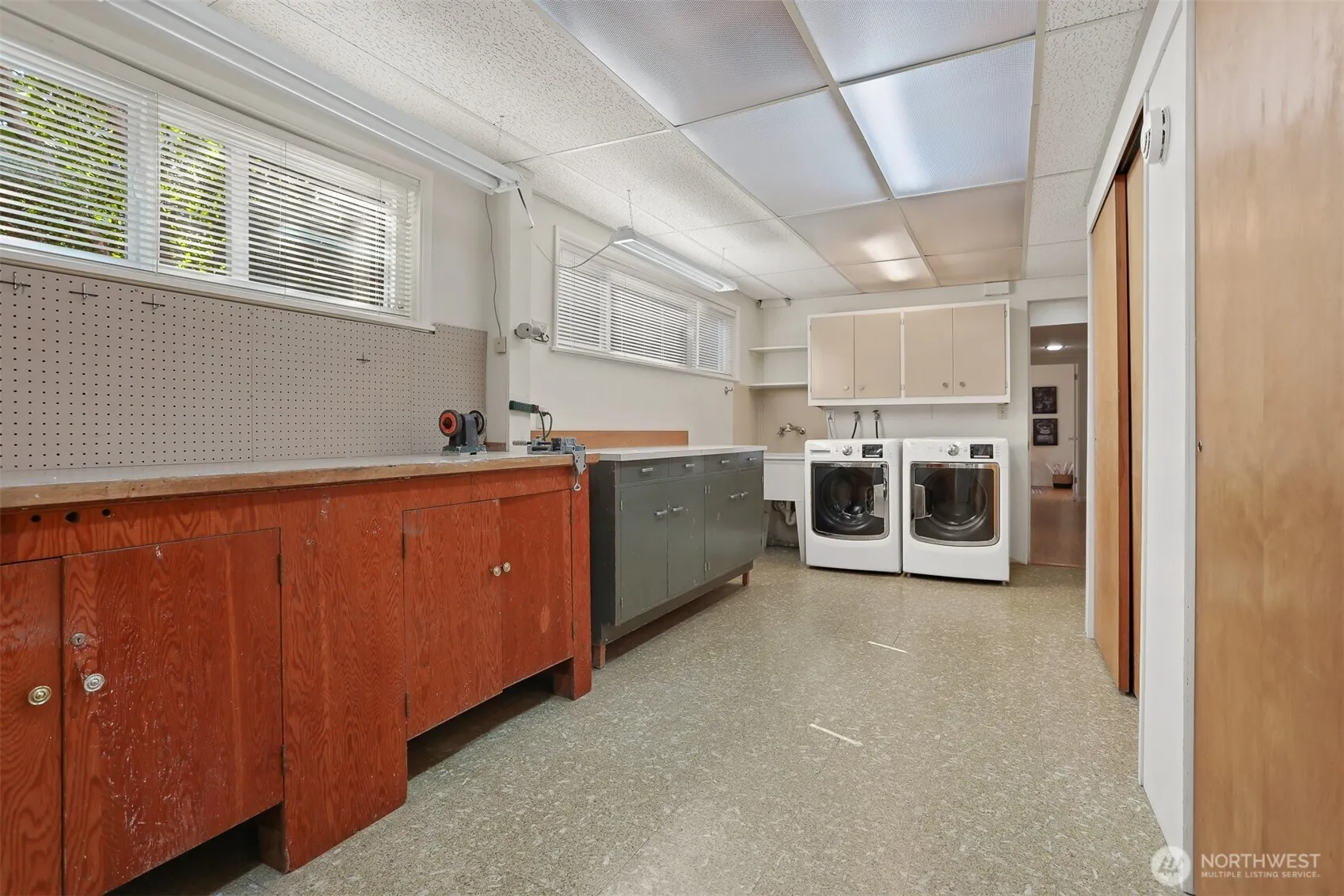 8751 29th Avenue NW, Seattle, WA 98117