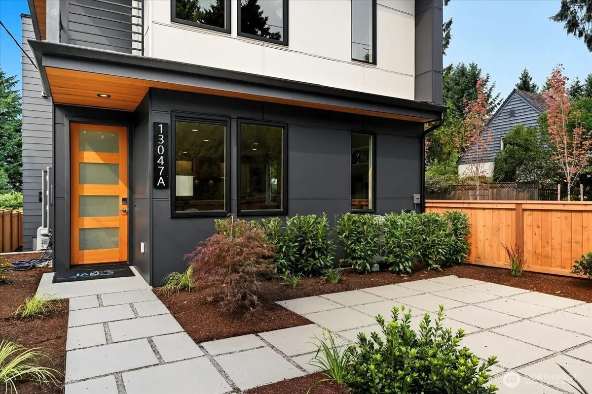 13047 39th Avenue NE #A, Seattle, WA 98125