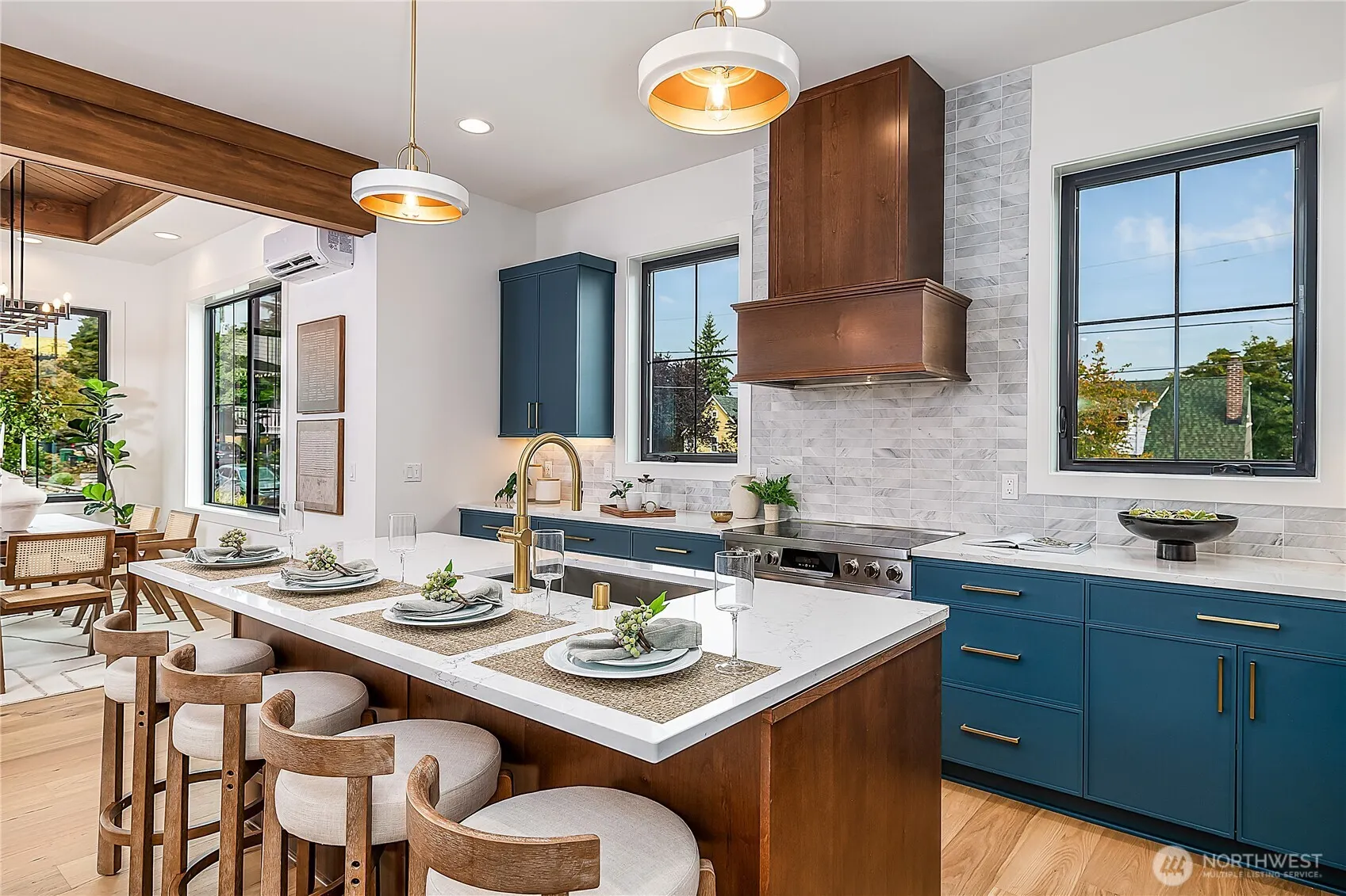 6016 Evanston Avenue N, Seattle, WA 98103