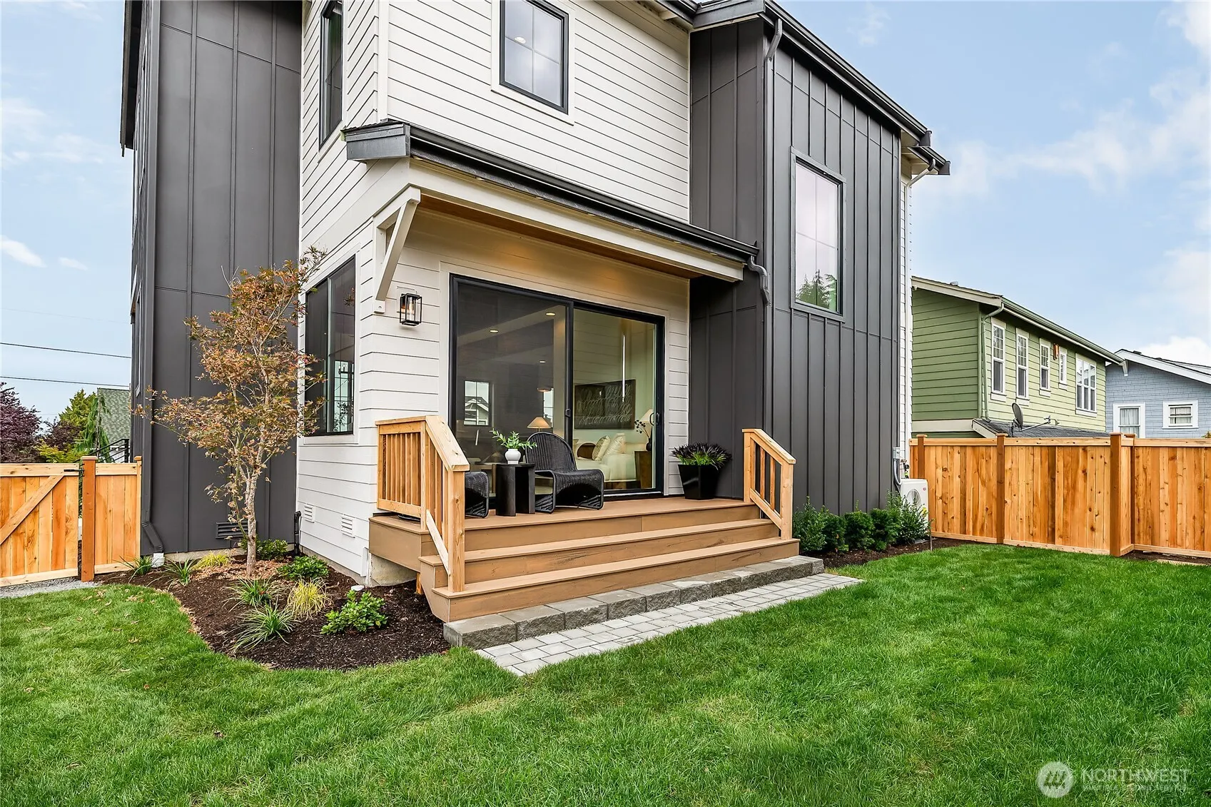 6016 Evanston Avenue N, Seattle, WA 98103