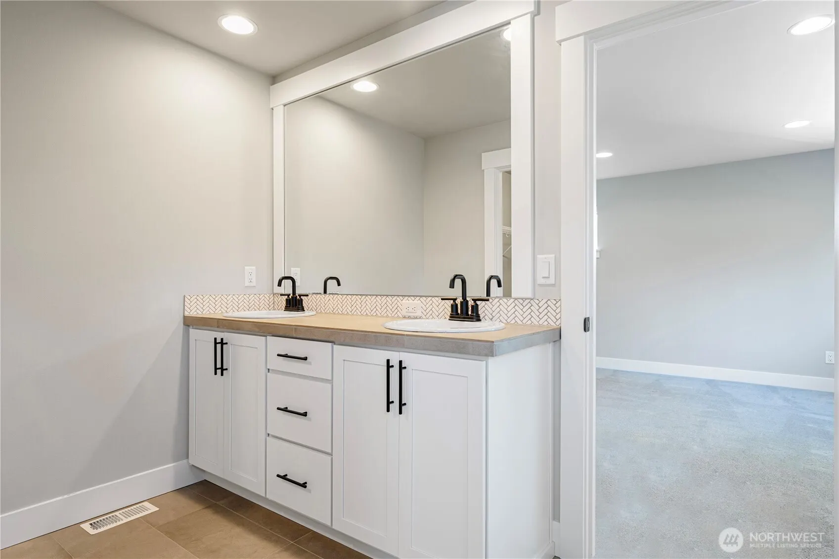 28414 145th Avenue SE, Kent, WA 98042