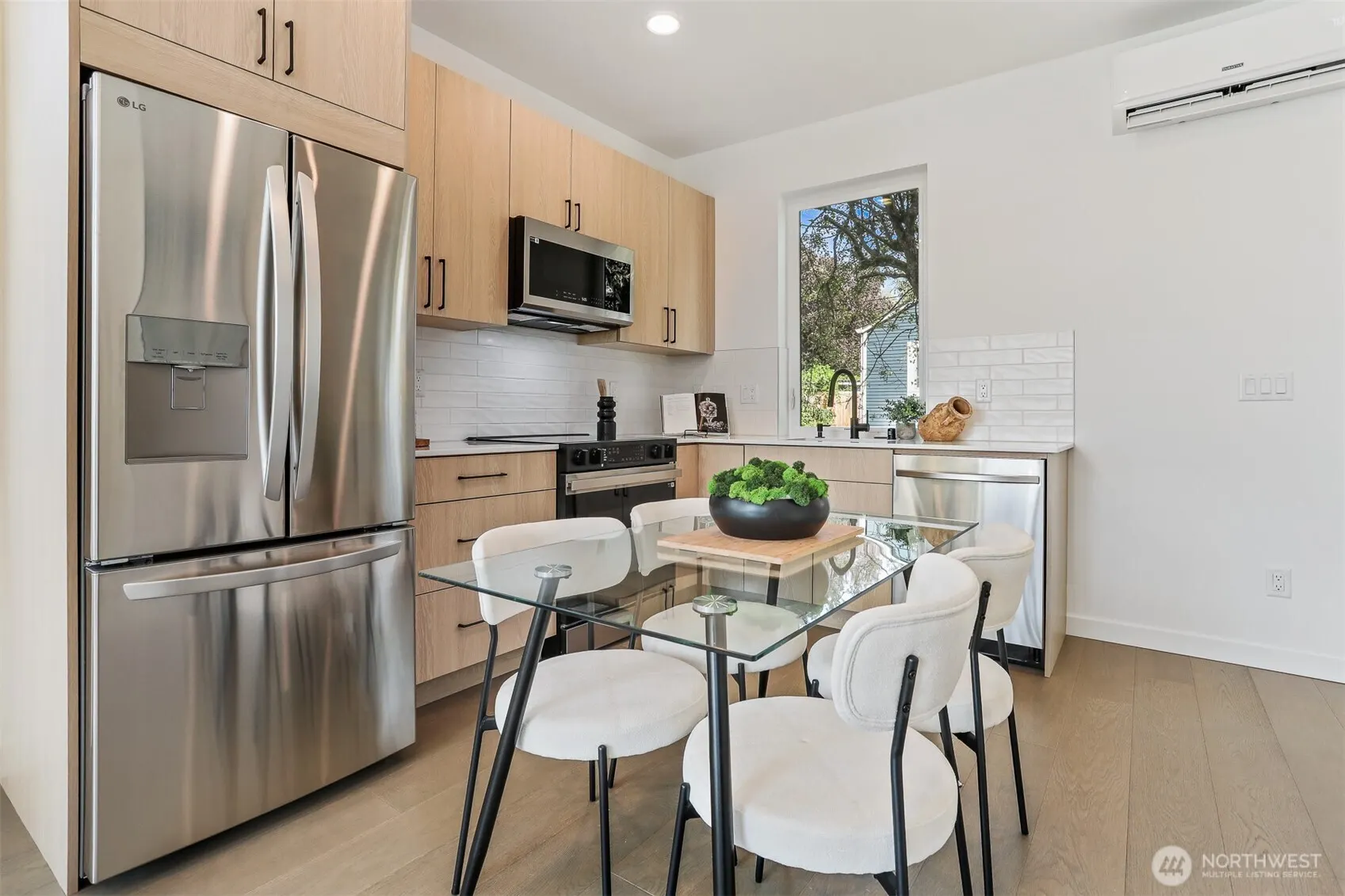 3442 B NW 65th Street , Seattle, WA 98117