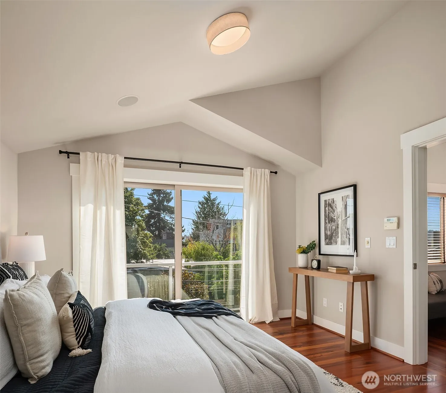 2038 NW 63rd Street , Seattle, WA 98107