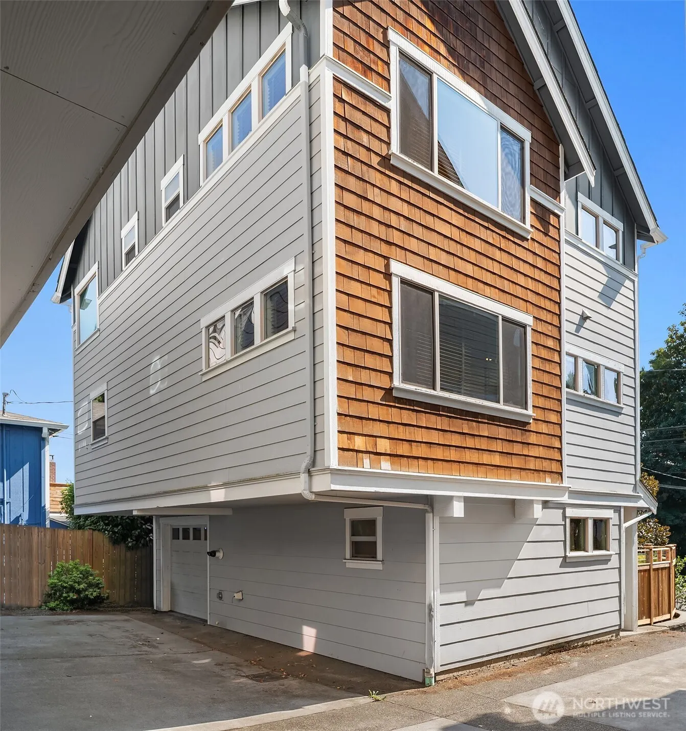 2038 NW 63rd Street , Seattle, WA 98107