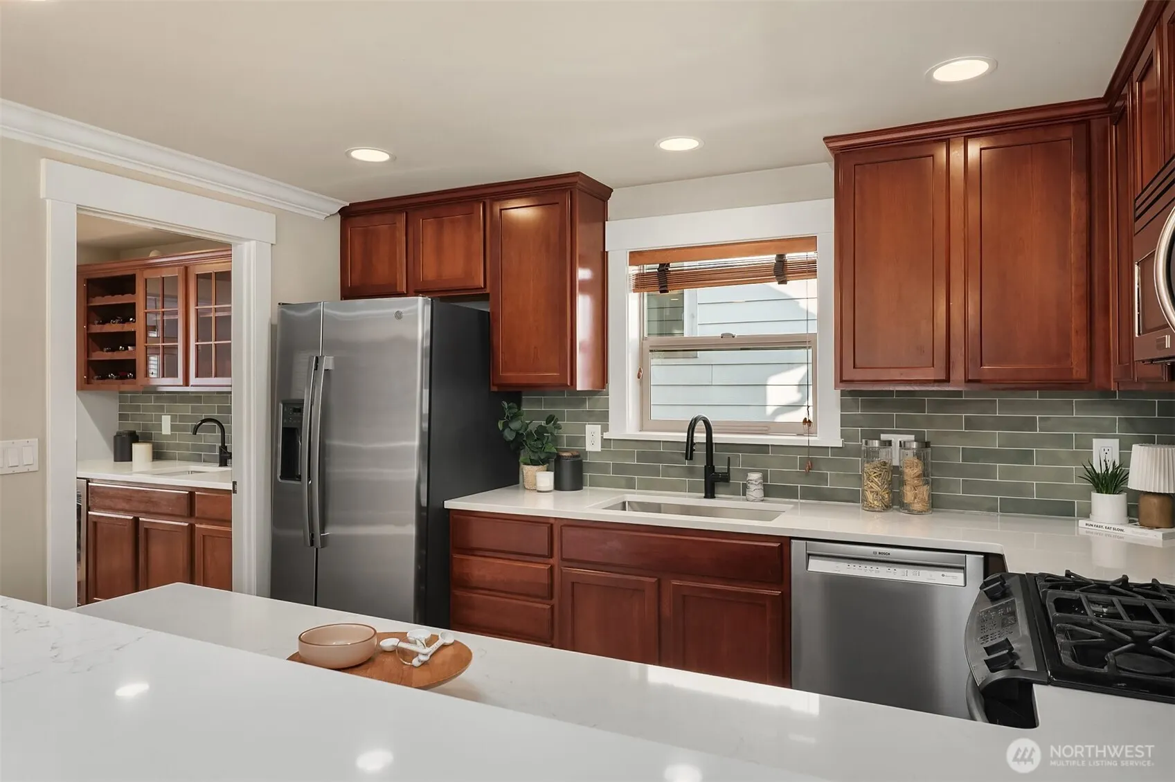2038 NW 63rd Street , Seattle, WA 98107