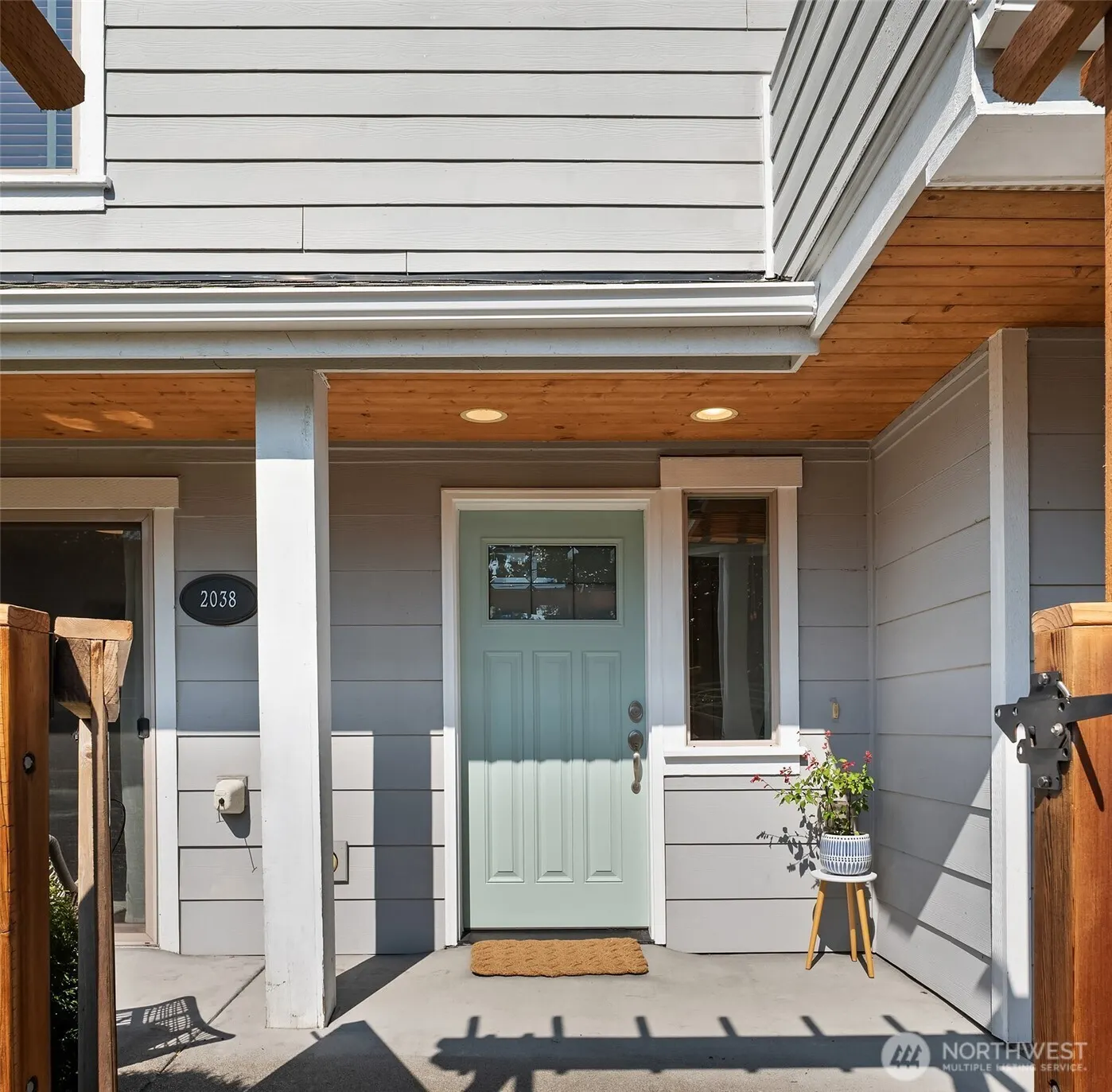 2038 NW 63rd Street , Seattle, WA 98107