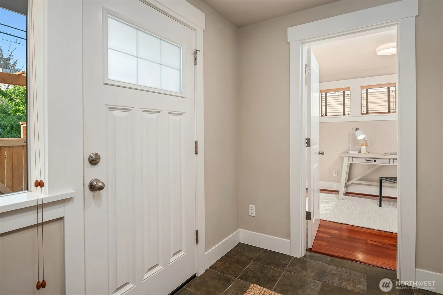2038 NW 63rd Street , Seattle, WA 98107