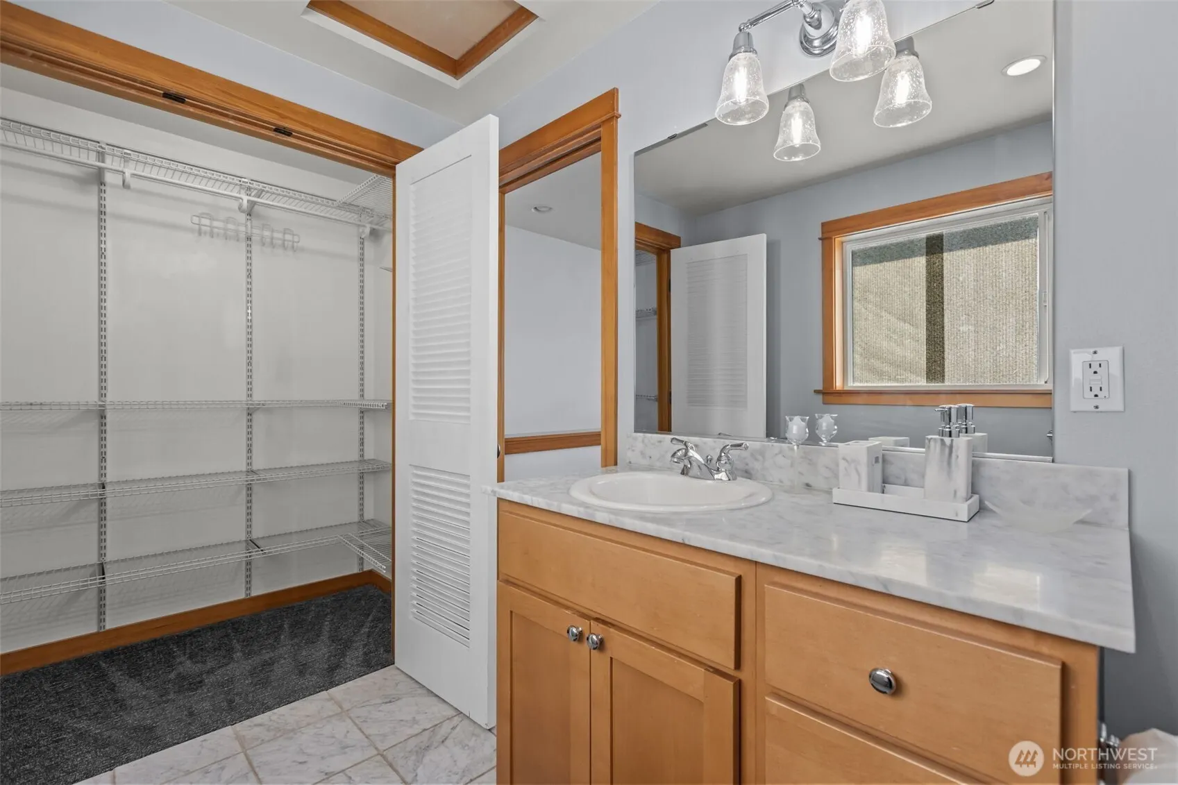 1939 19th Avenue W #B, Seattle, WA 98119