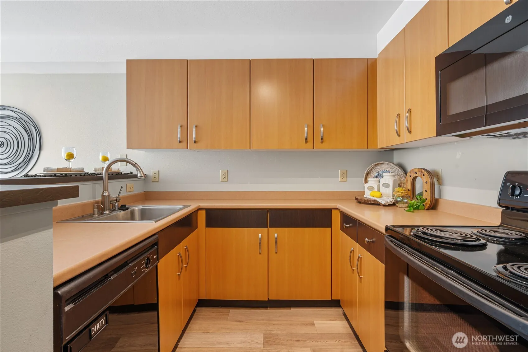 4020 Aurora Avenue N #302, Seattle, WA 98103