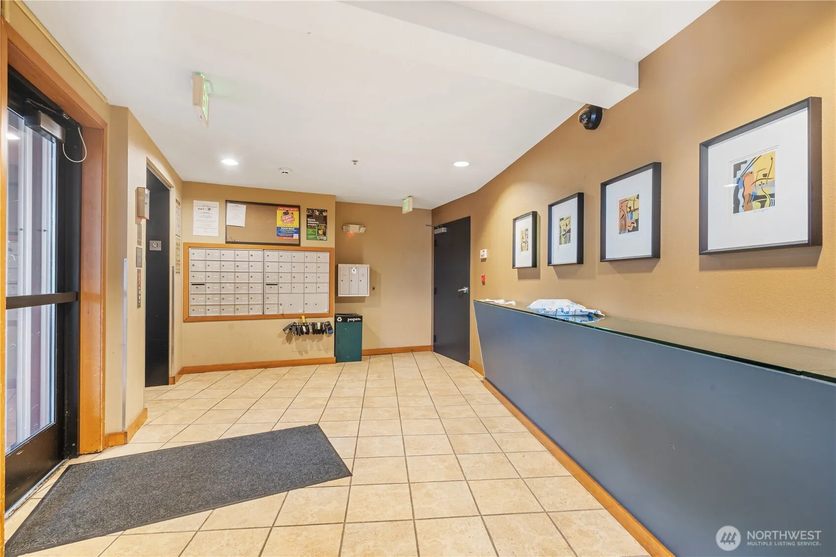 4020 Aurora Avenue N #302, Seattle, WA 98103