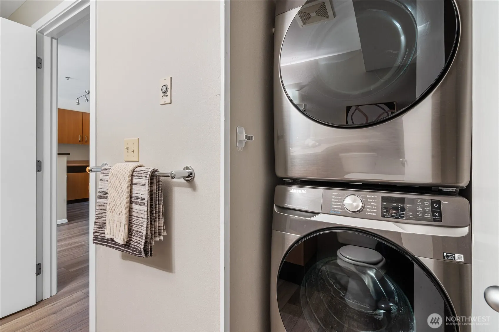 4020 Aurora Avenue N #302, Seattle, WA 98103