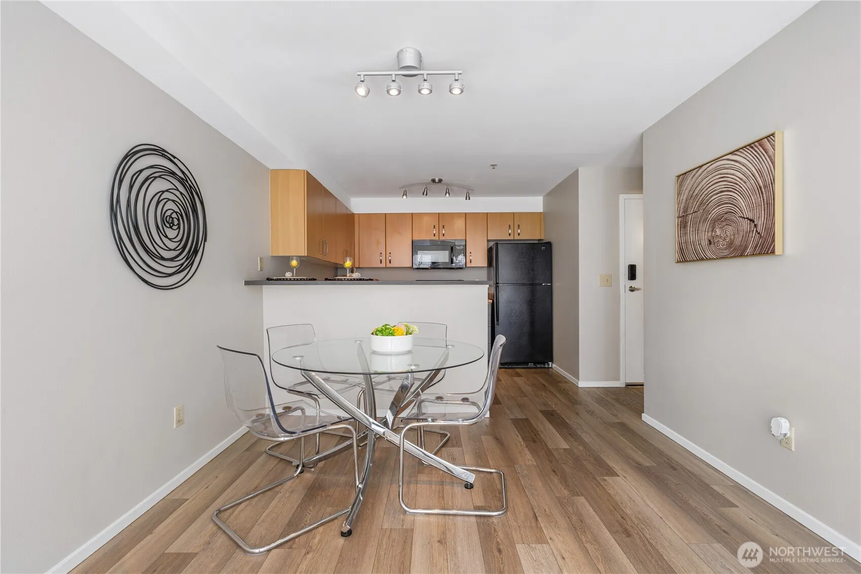 4020 Aurora Avenue N #302, Seattle, WA 98103
