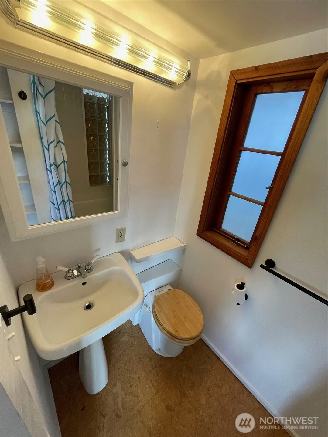 2040 Westlake Avenue N #1B, Seattle, WA 98109