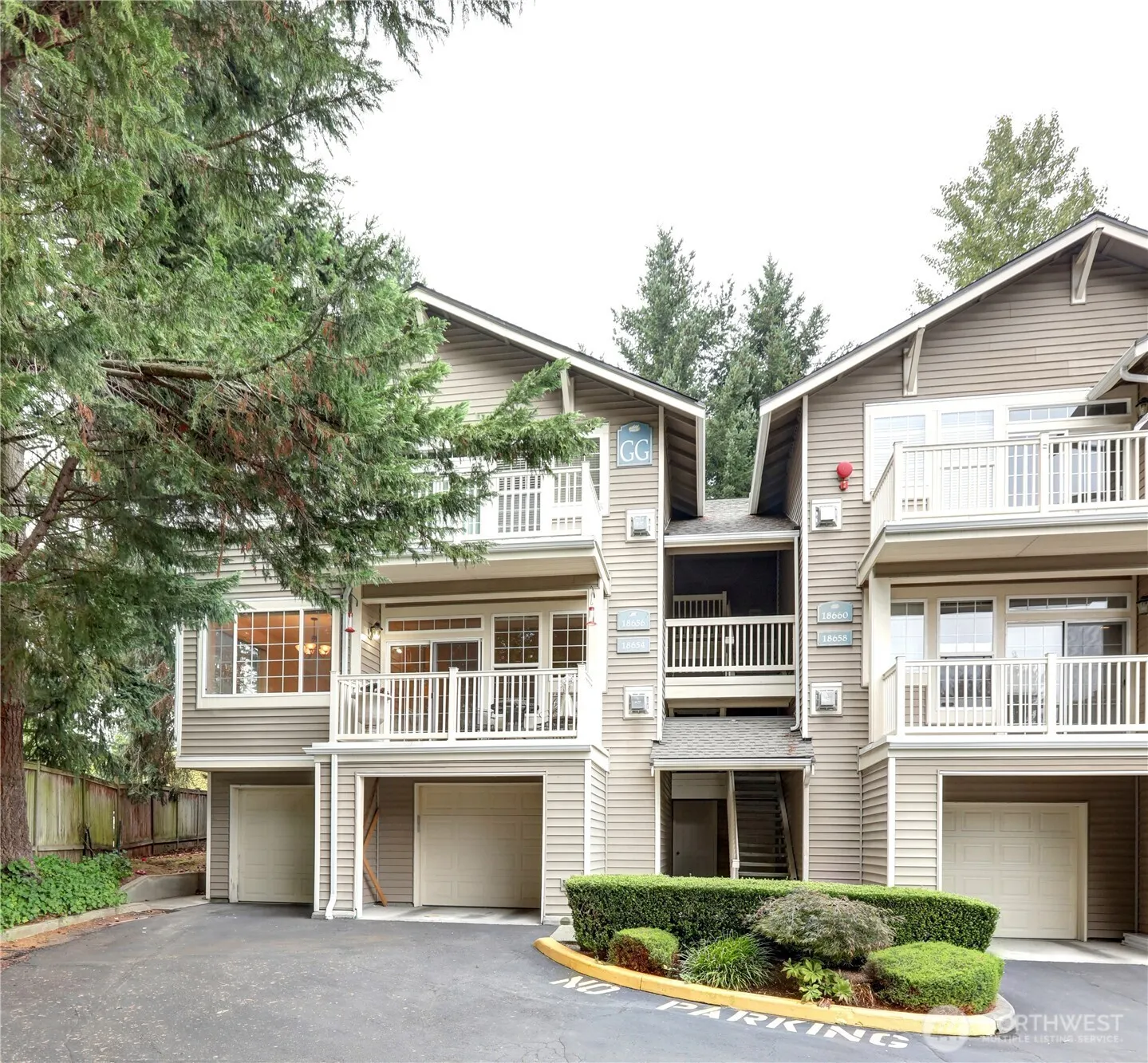 18654 NE 56th Court #18654, Redmond, WA 98052