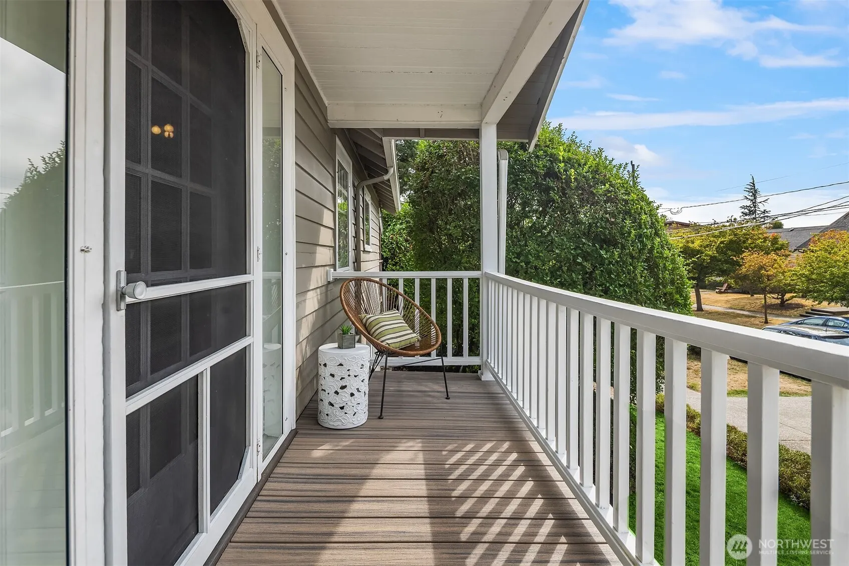 8266 4th Avenue NE, Seattle, WA 98115-4022