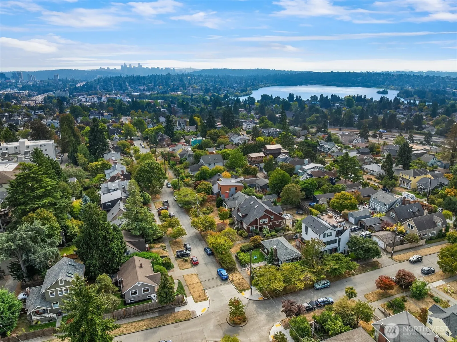 8266 4th Avenue NE, Seattle, WA 98115-4022