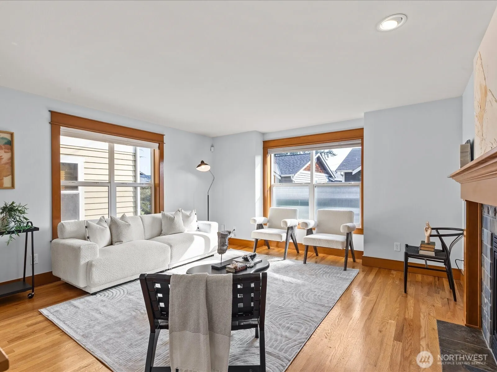 3018 SW Hinds Street , Seattle, WA 98126