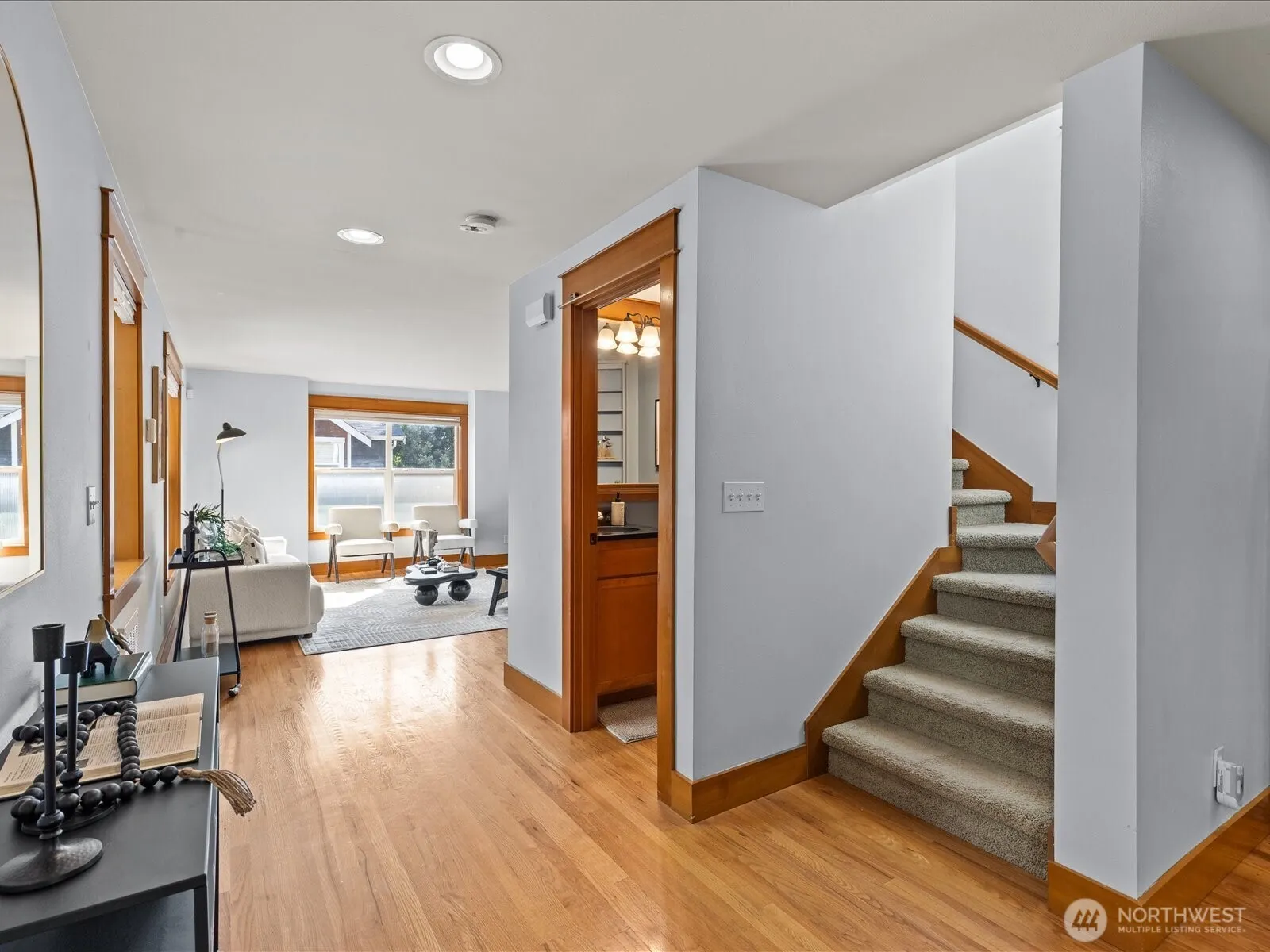 3018 SW Hinds Street , Seattle, WA 98126