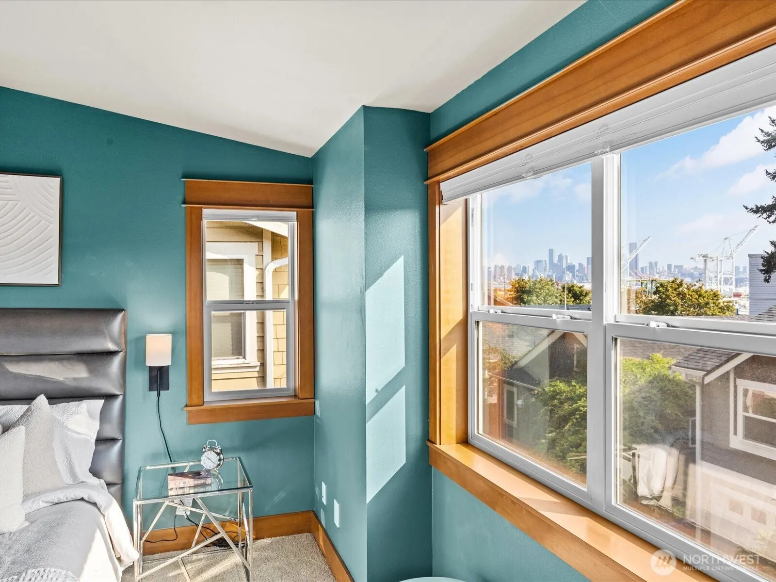 3018 SW Hinds Street , Seattle, WA 98126