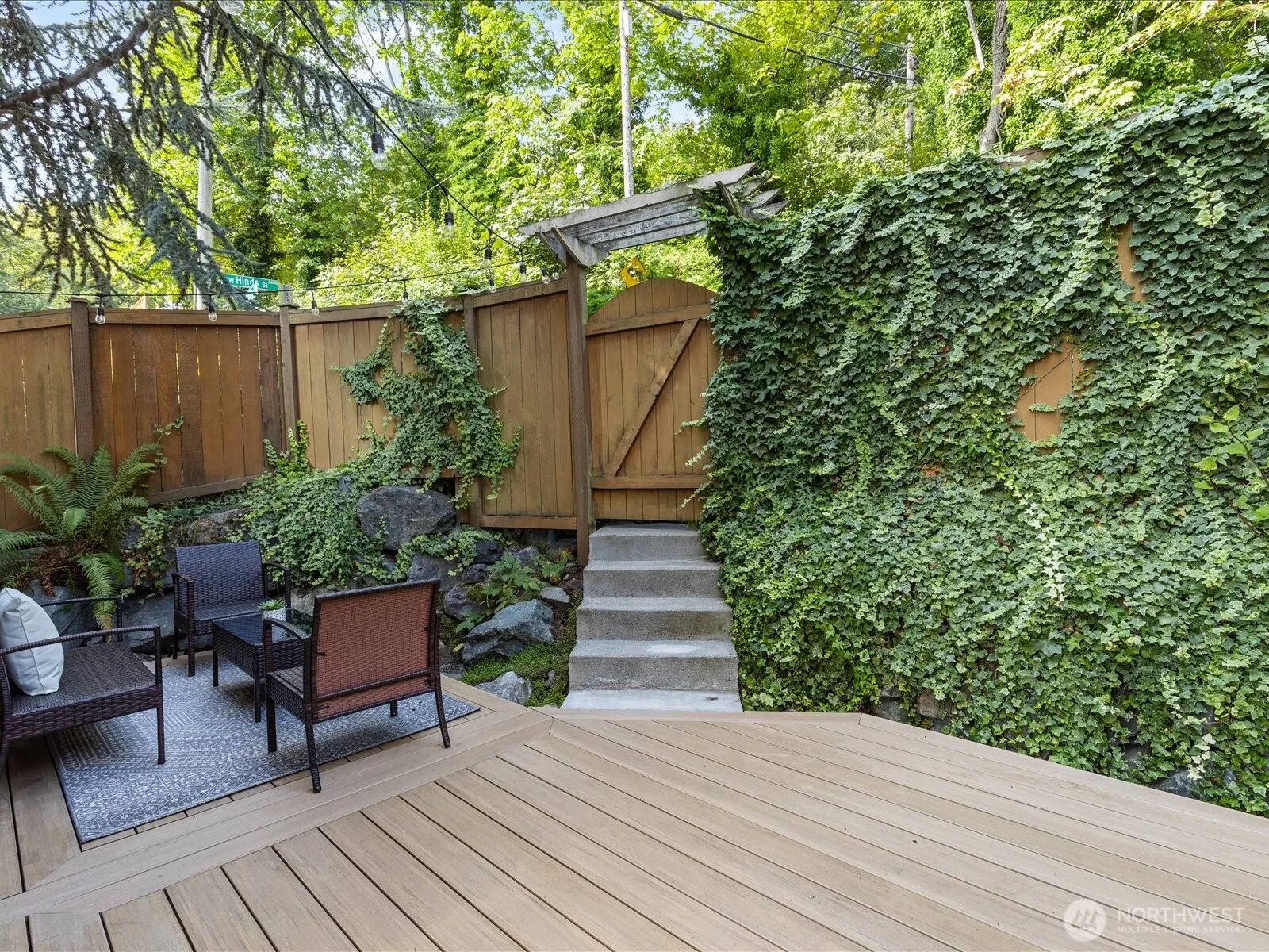 3018 SW Hinds Street , Seattle, WA 98126