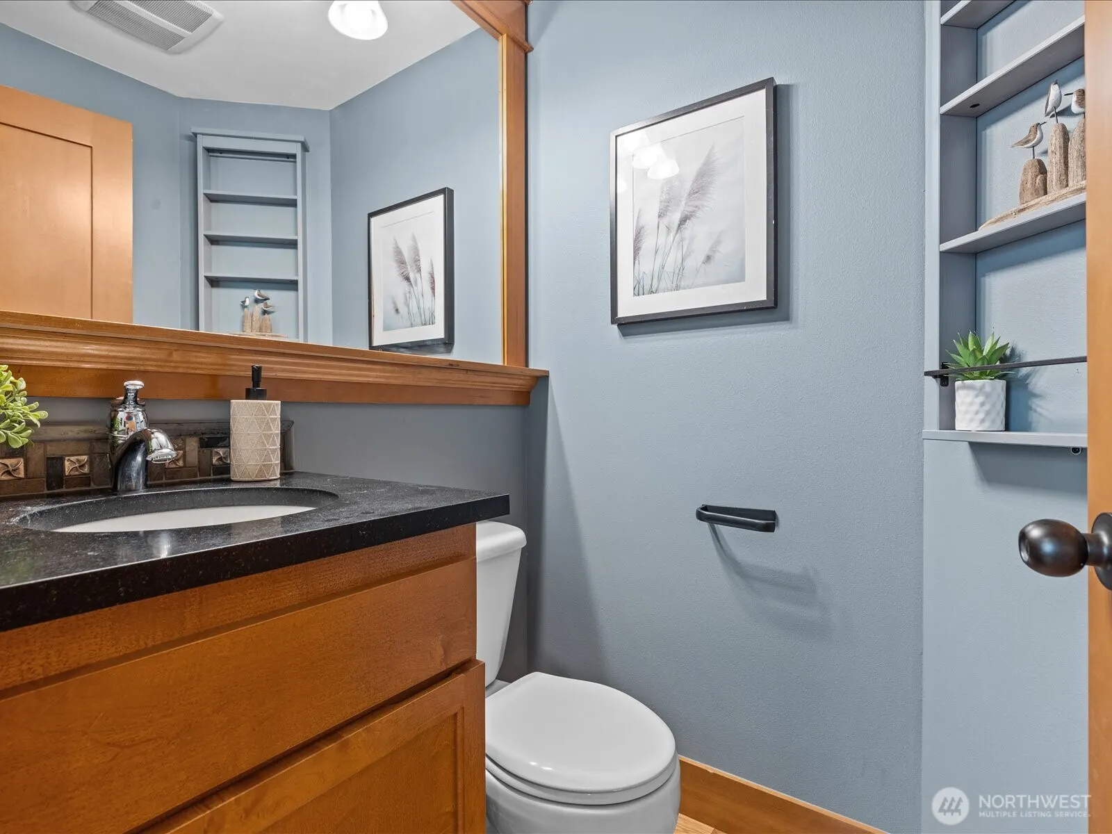 3018 SW Hinds Street , Seattle, WA 98126