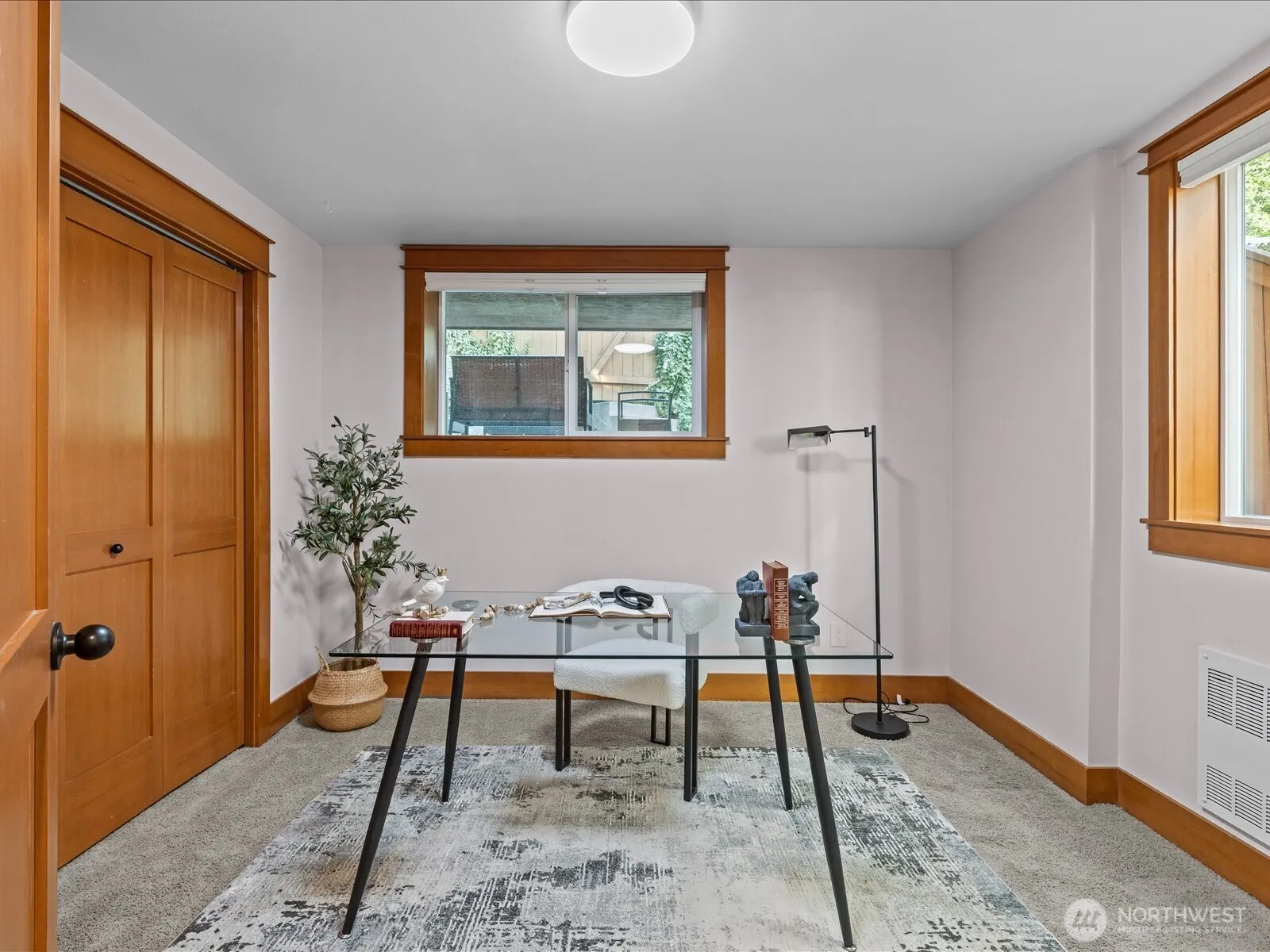3018 SW Hinds Street , Seattle, WA 98126