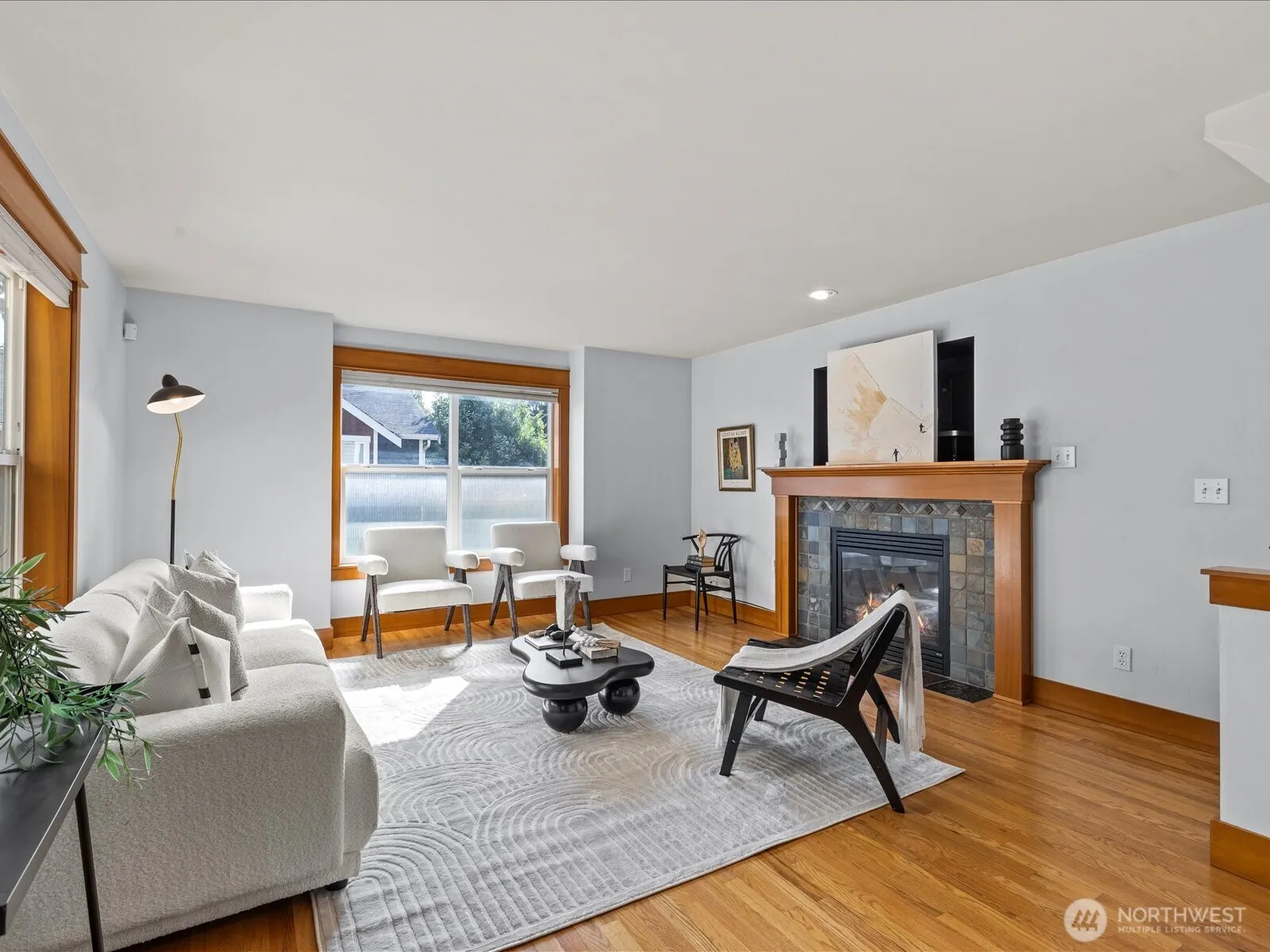 3018 SW Hinds Street , Seattle, WA 98126