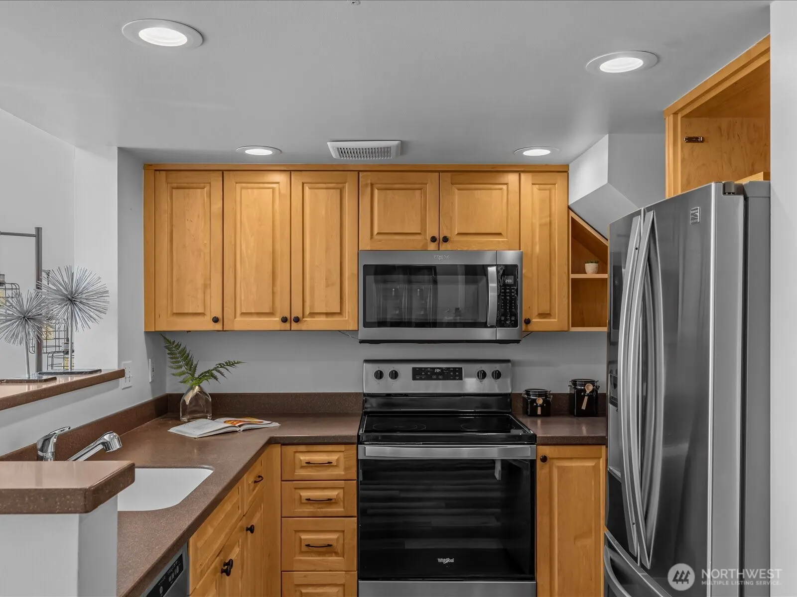 2414 1st Avenue #710, Seattle, WA 98121