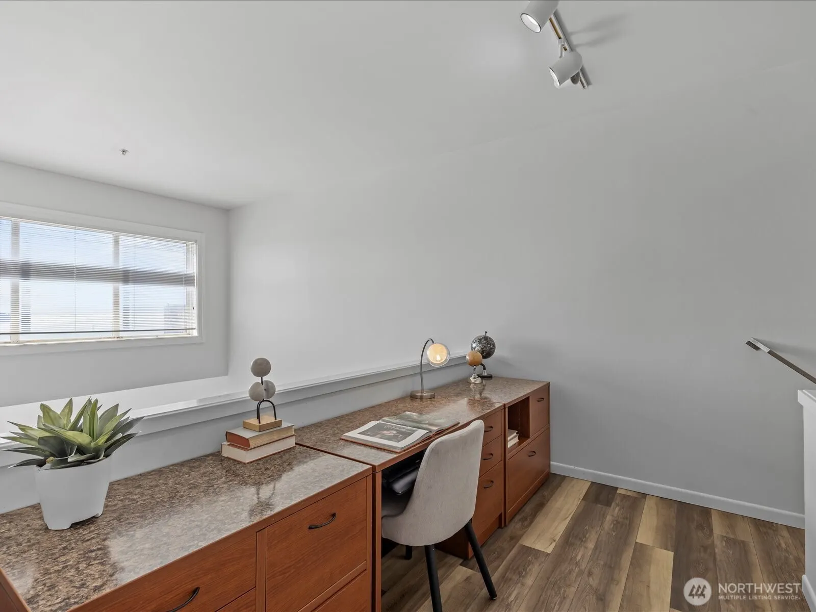 2414 1st Avenue #710, Seattle, WA 98121