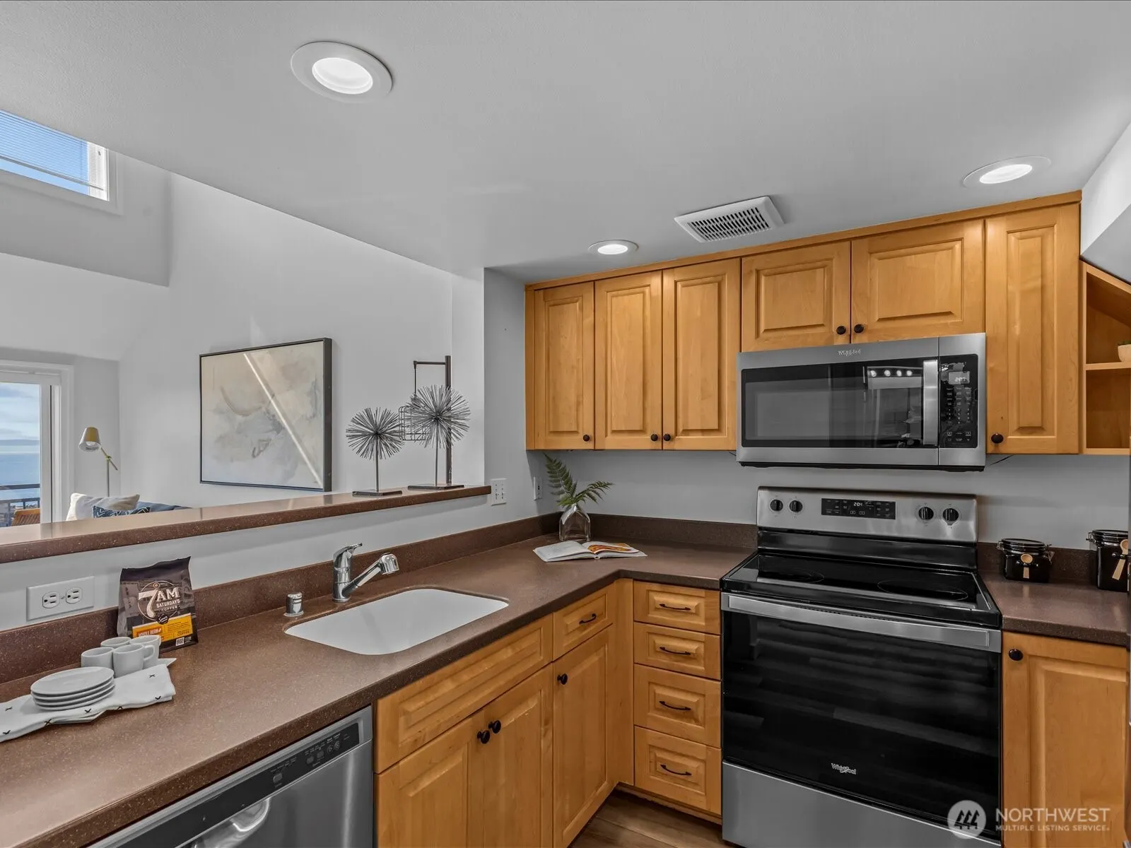 2414 1st Avenue #710, Seattle, WA 98121