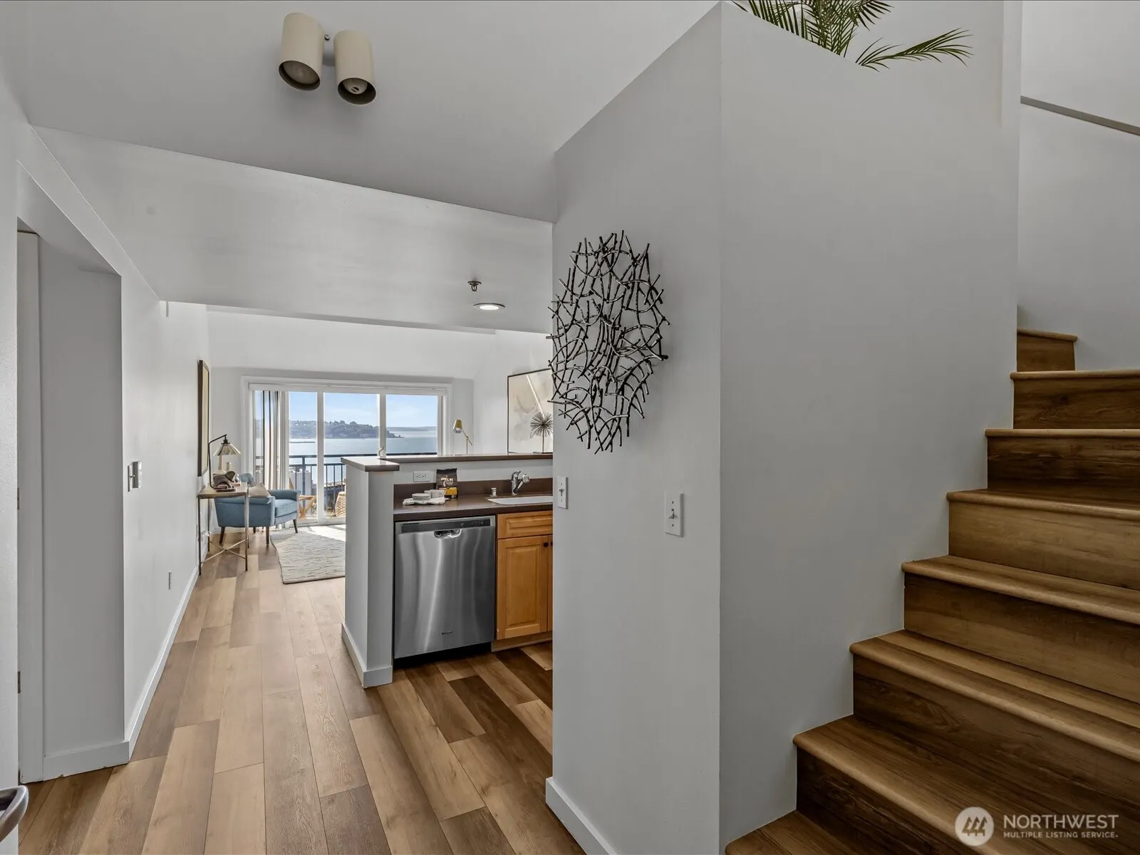 2414 1st Avenue #710, Seattle, WA 98121