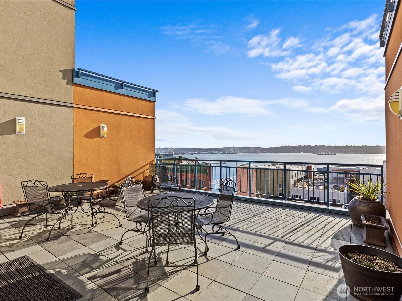 2414 1st Avenue #710, Seattle, WA 98121