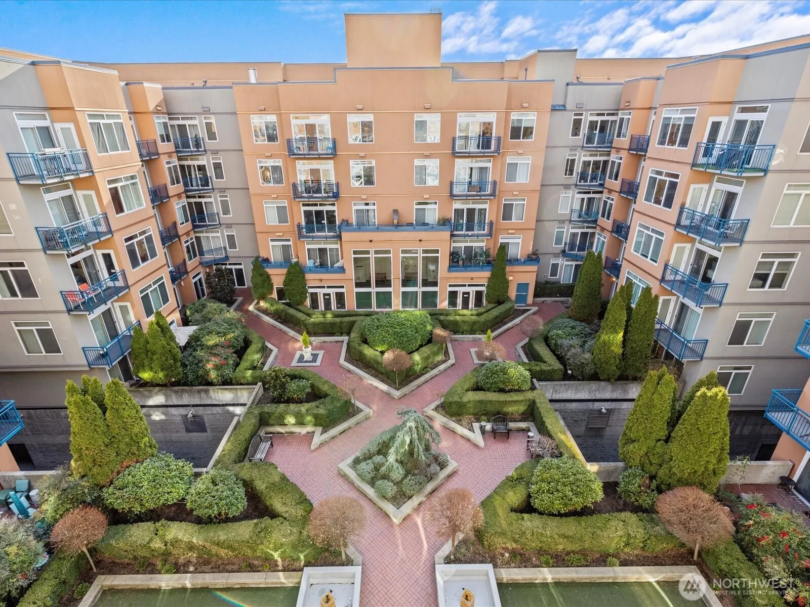 2414 1st Avenue #710, Seattle, WA 98121