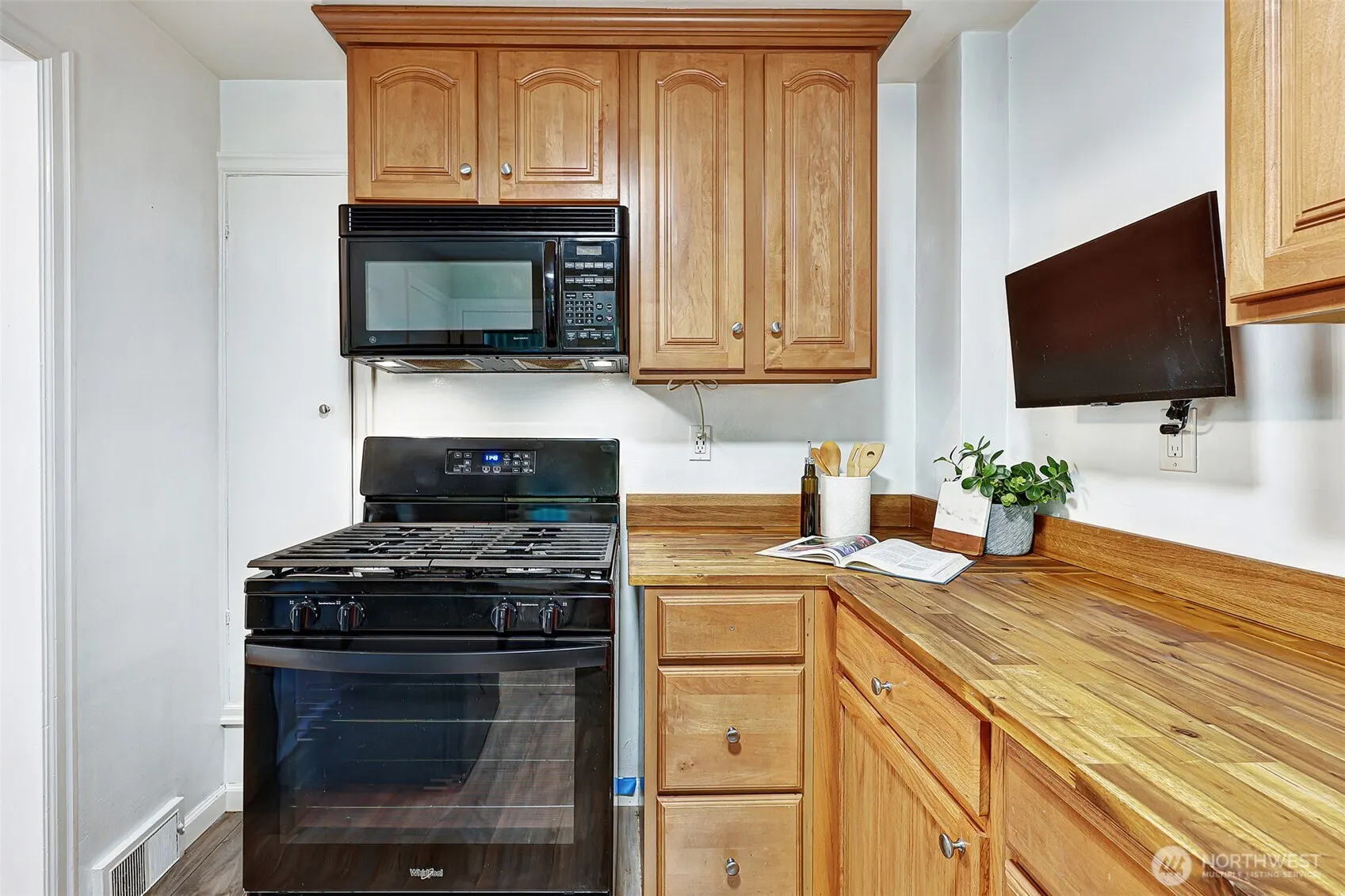 8008 38th Avenue NE, Seattle, WA 98115